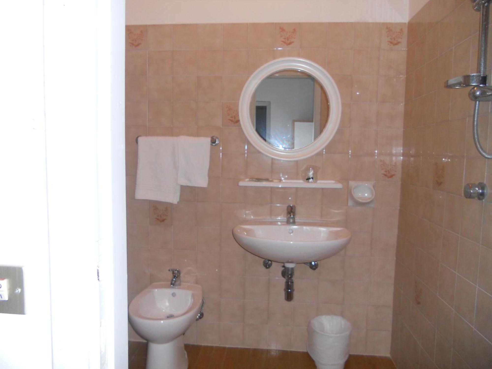 רימיני Hotel Pigalle מראה חיצוני תמונה