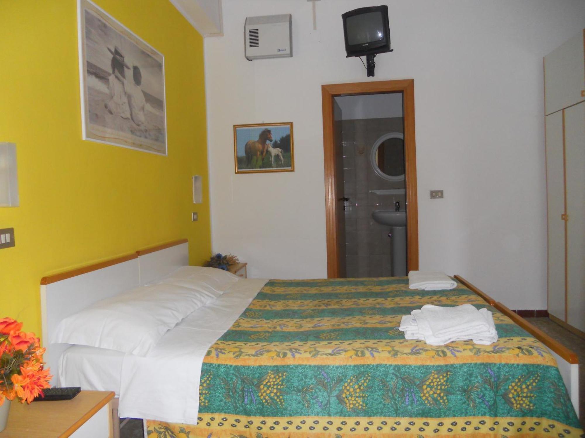 רימיני Hotel Pigalle מראה חיצוני תמונה