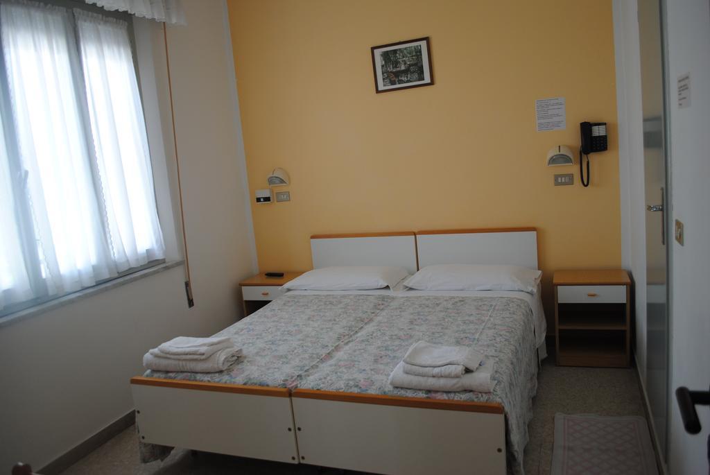 רימיני Hotel Pigalle מראה חיצוני תמונה