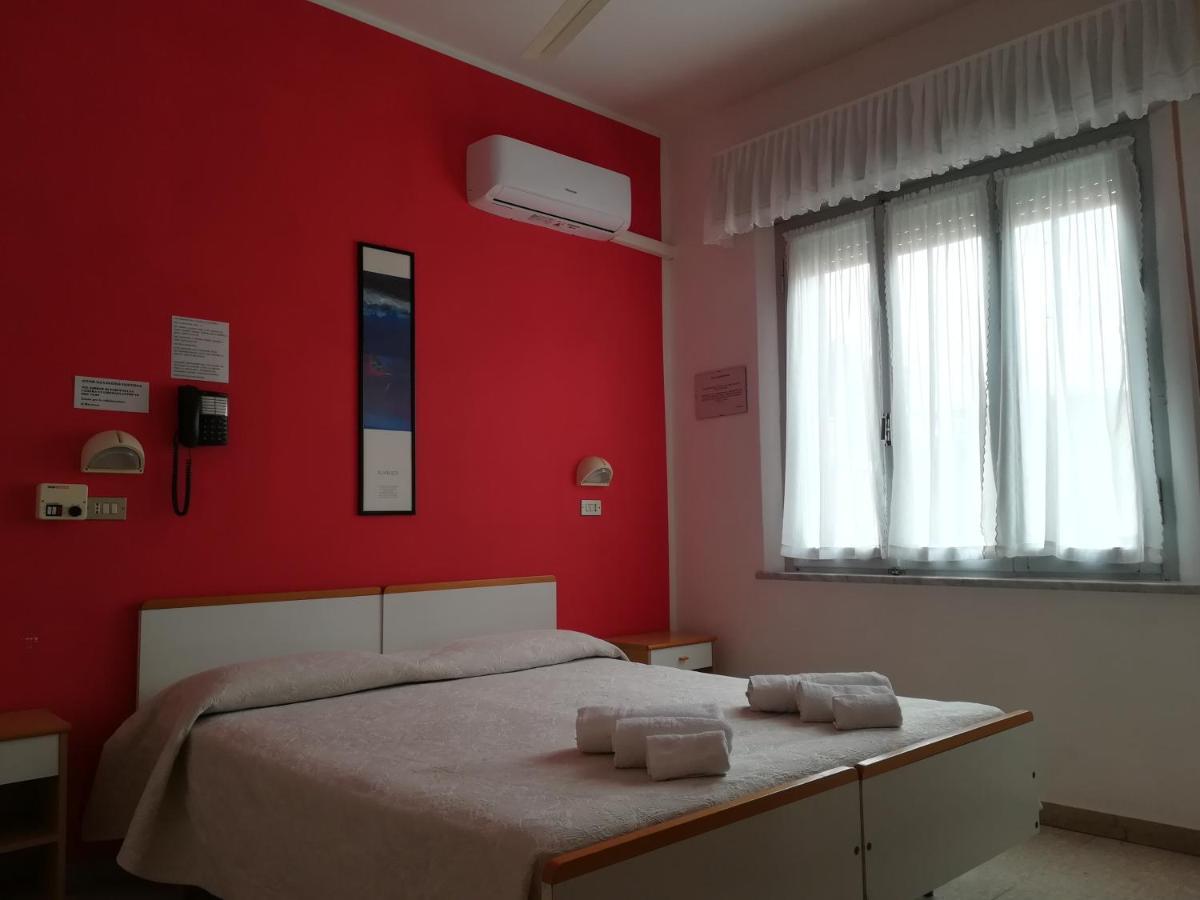 רימיני Hotel Pigalle מראה חיצוני תמונה