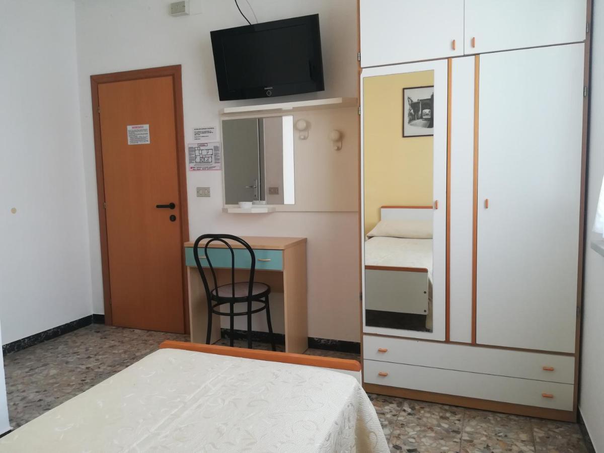 רימיני Hotel Pigalle מראה חיצוני תמונה